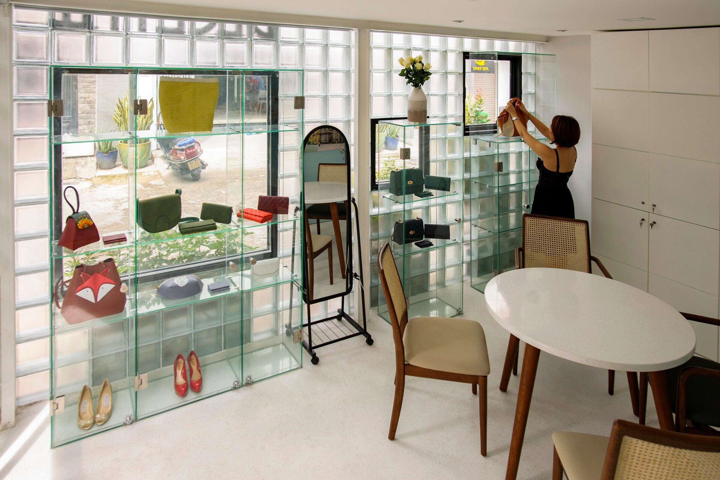 Glass-block Micro House | ROOM+ Design & Build